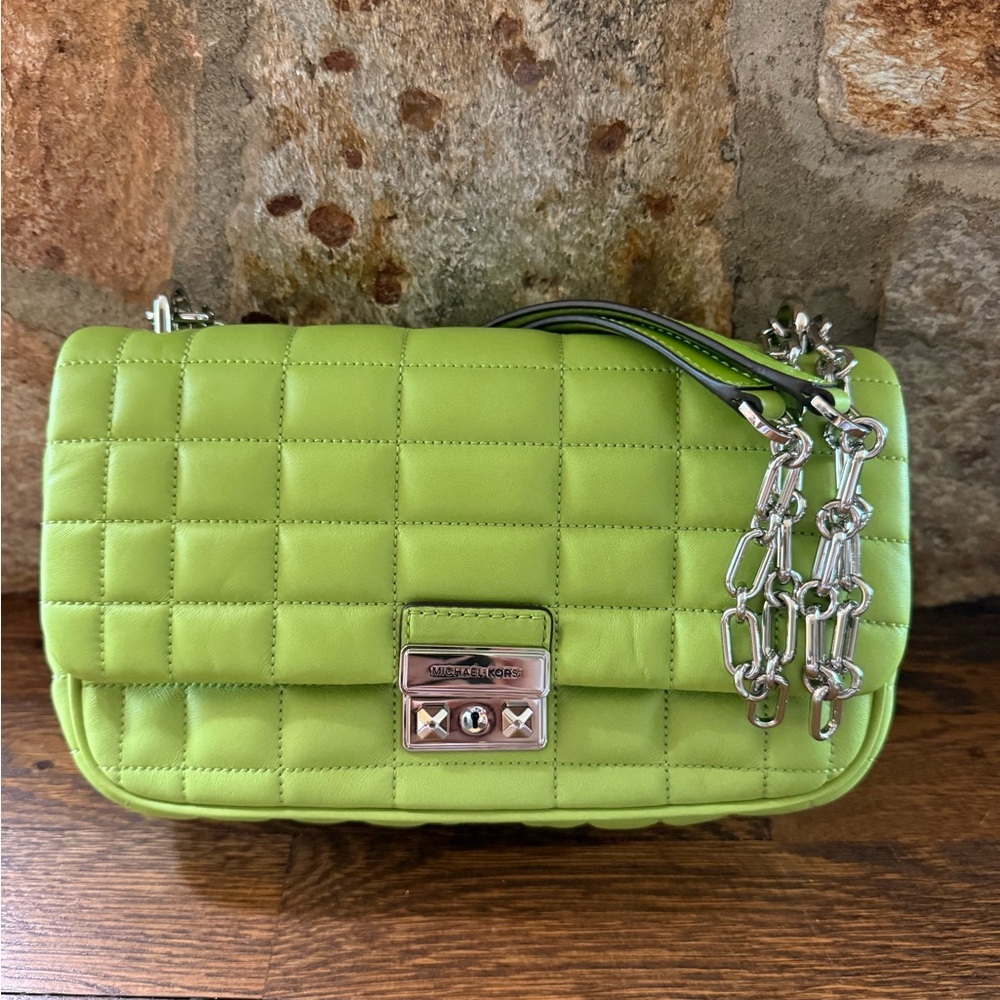 Michael Kors Tribeca Large Quilted Leather Green Shoulder Bag & Crossbody - Picture 6 of 11